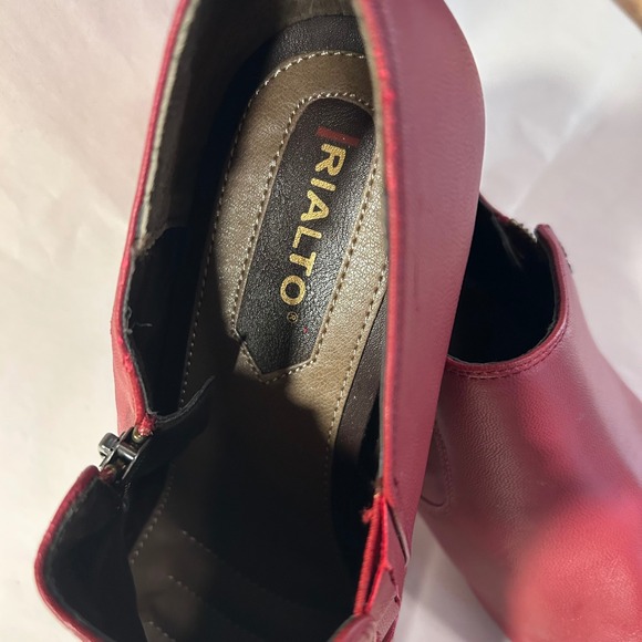 Rialto Sandra Red Faux Leather Ankle Booties Shooties Size 9.5M Zip Block Heel - Picture 4 of 12